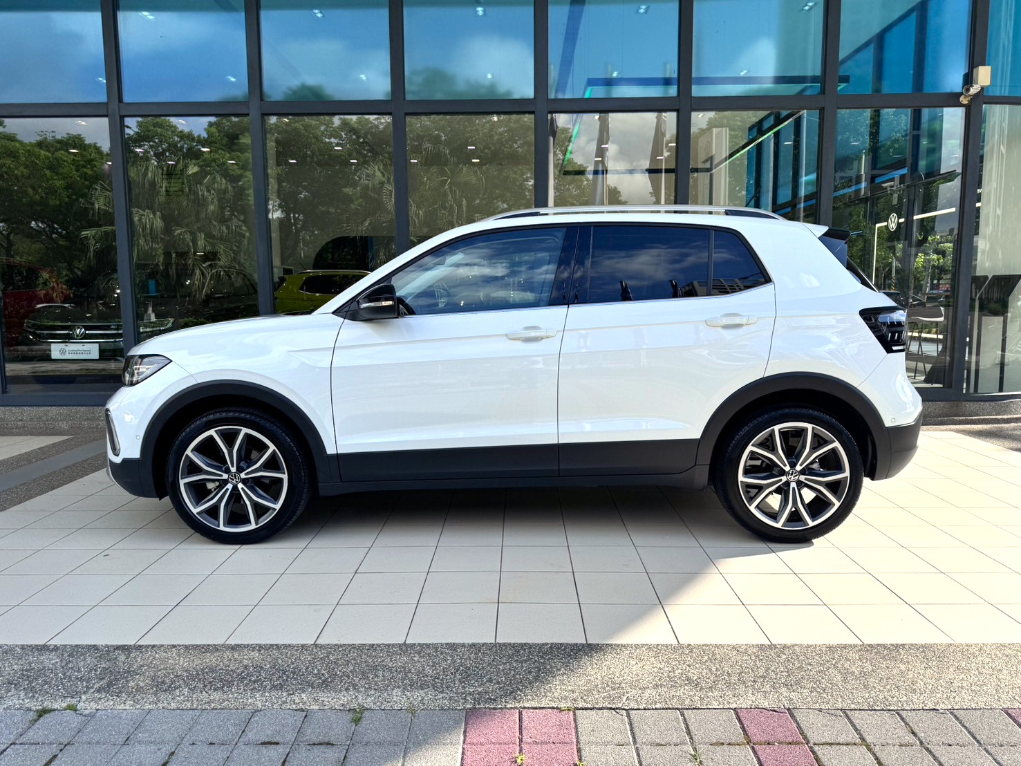 MY25 T-Cross 230 TSI Style Design