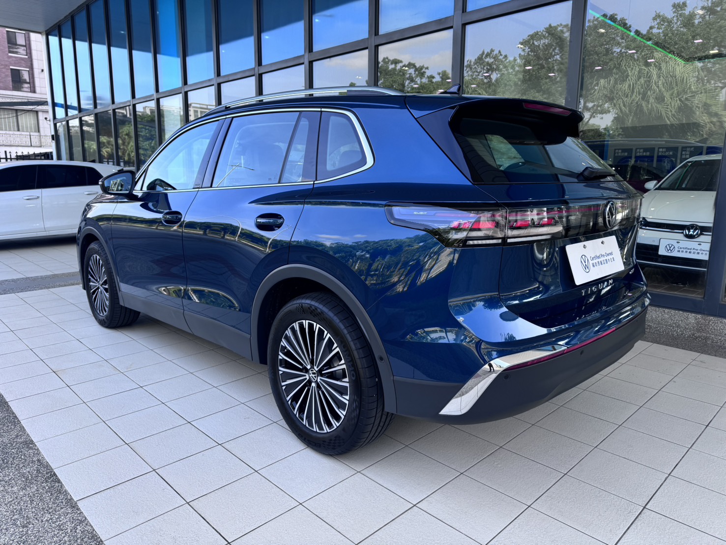 Tiguan 280 eTSI Elegance Premium