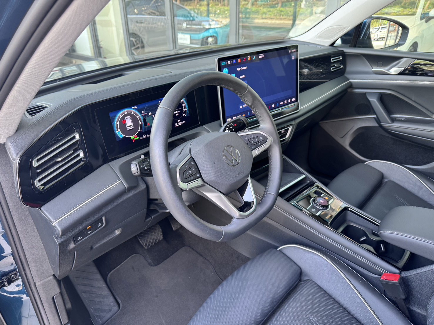 Tiguan 280 eTSI Elegance Premium