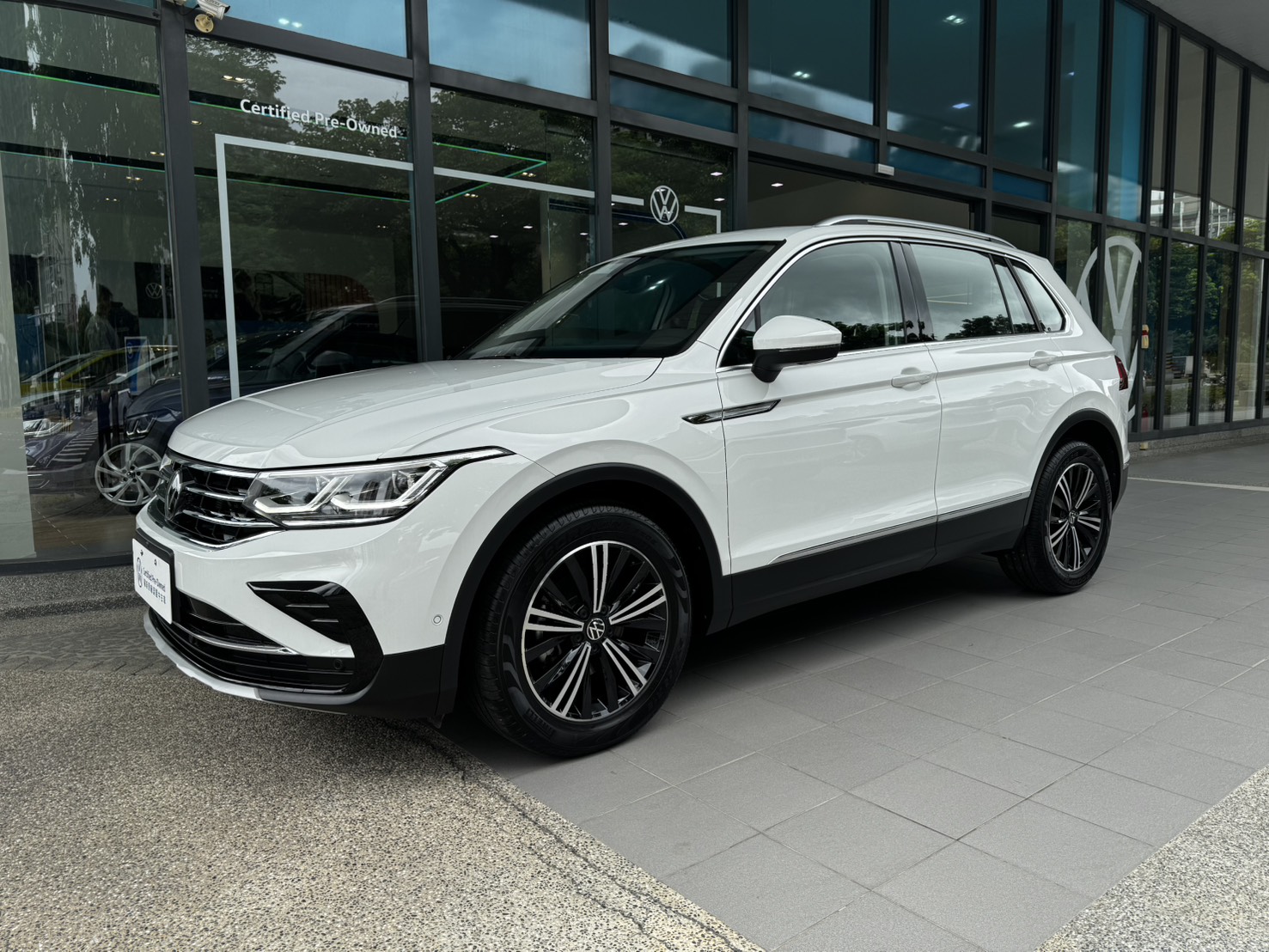 Tiguan 280 TSI Elegance Premium