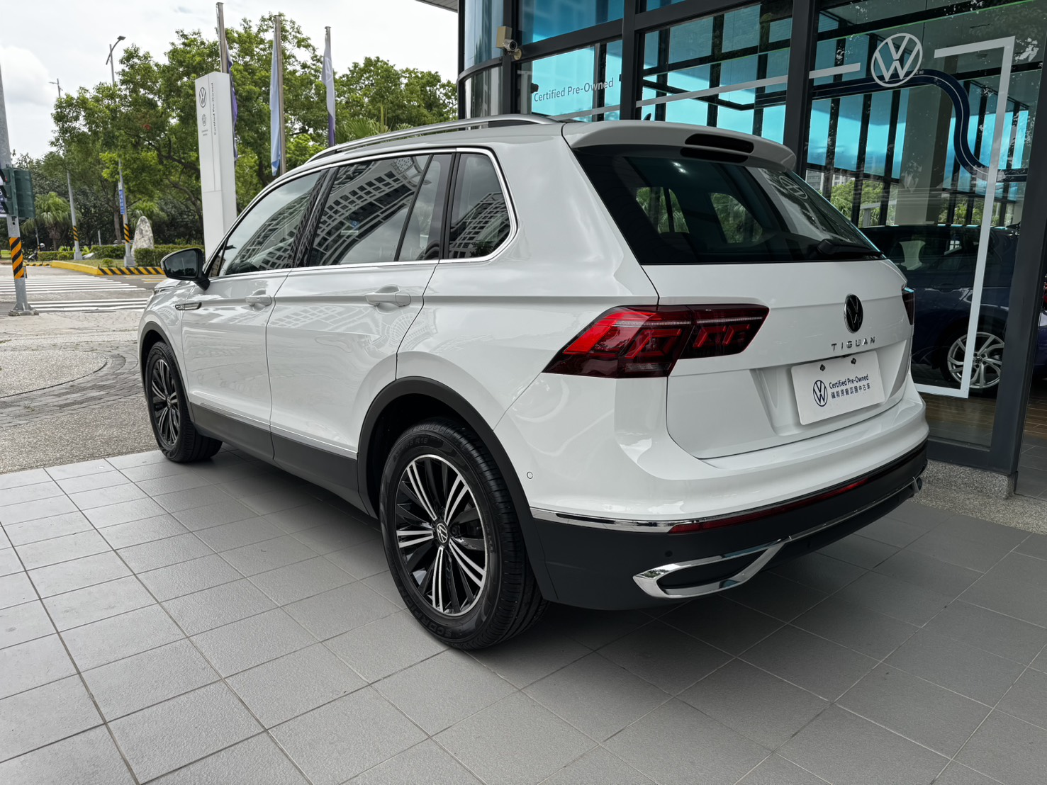 Tiguan 280 TSI Elegance Premium