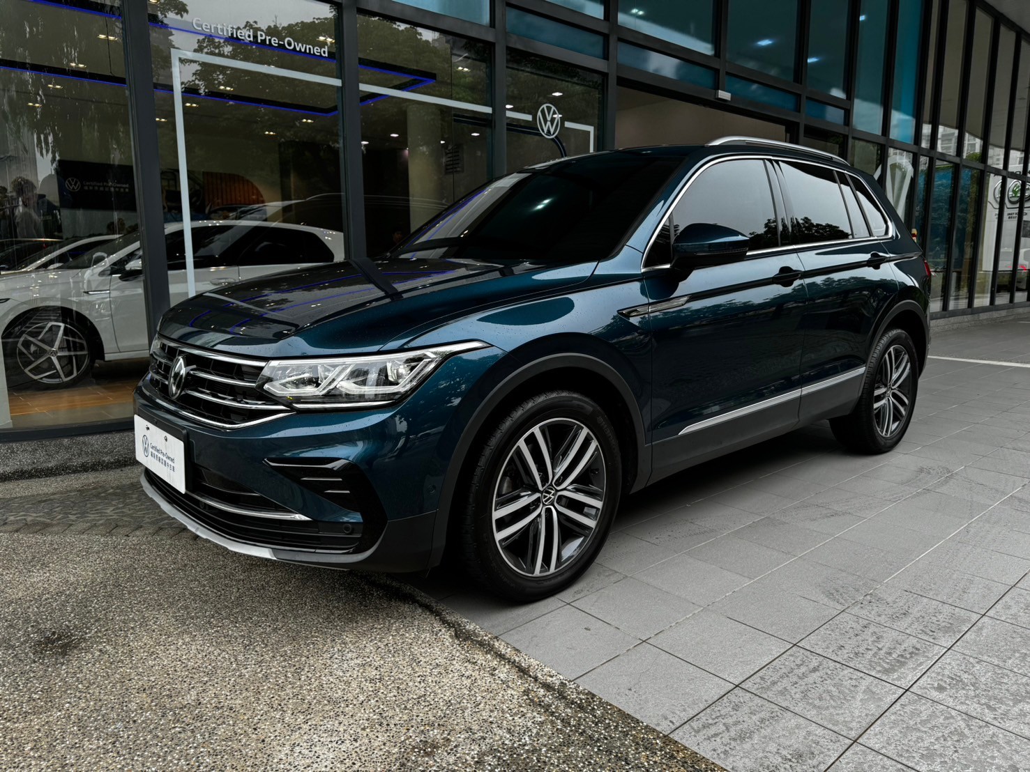 Tiguan 330 TSI Elegance Premium
