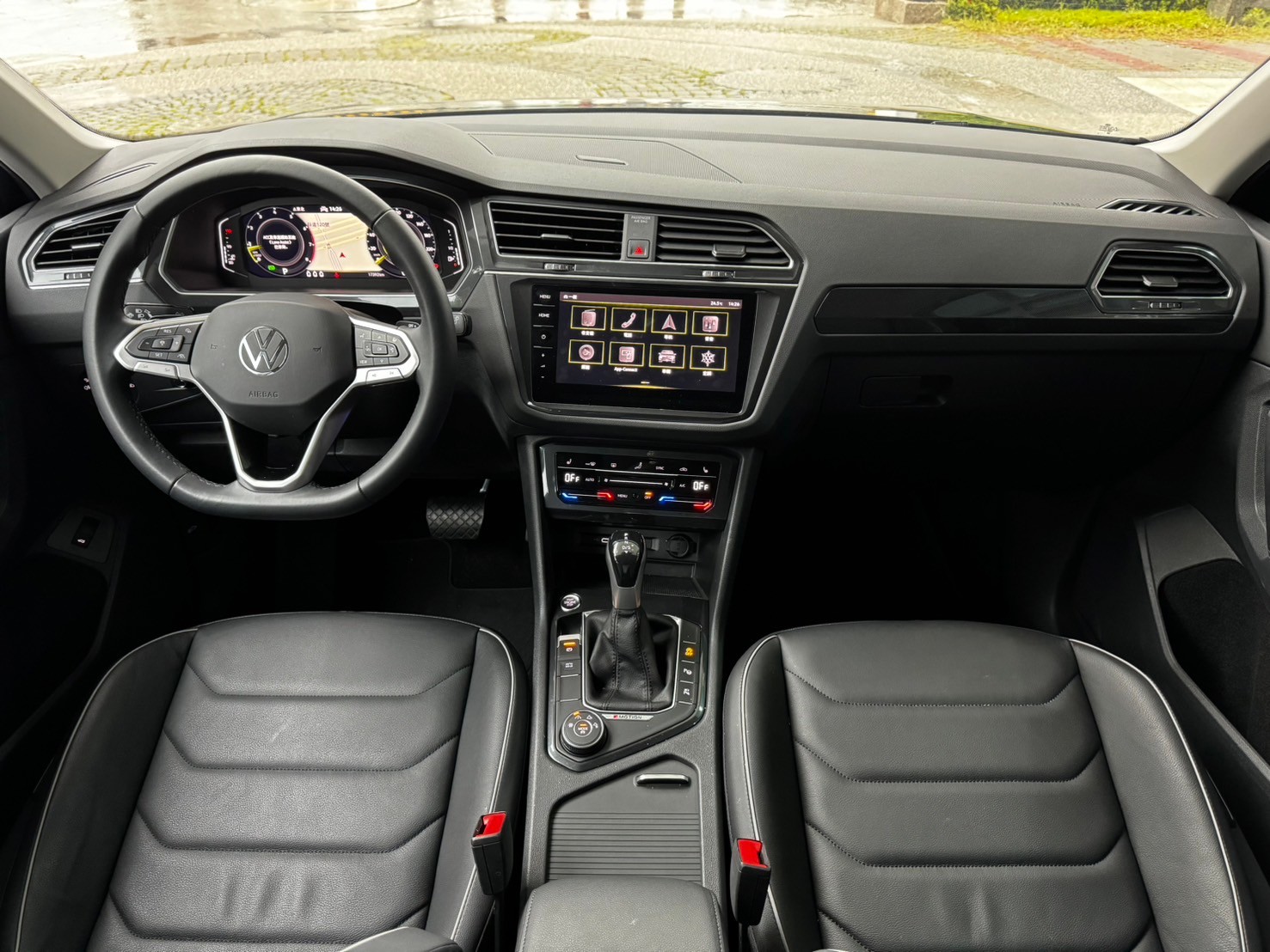 Tiguan 330 TSI Elegance Premium