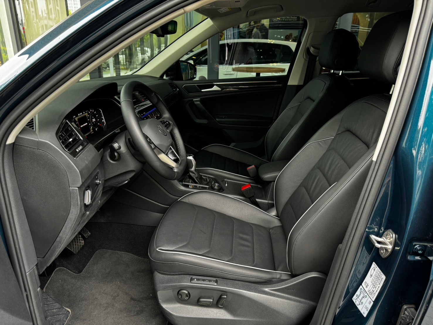 Tiguan 330 TSI Elegance Premium