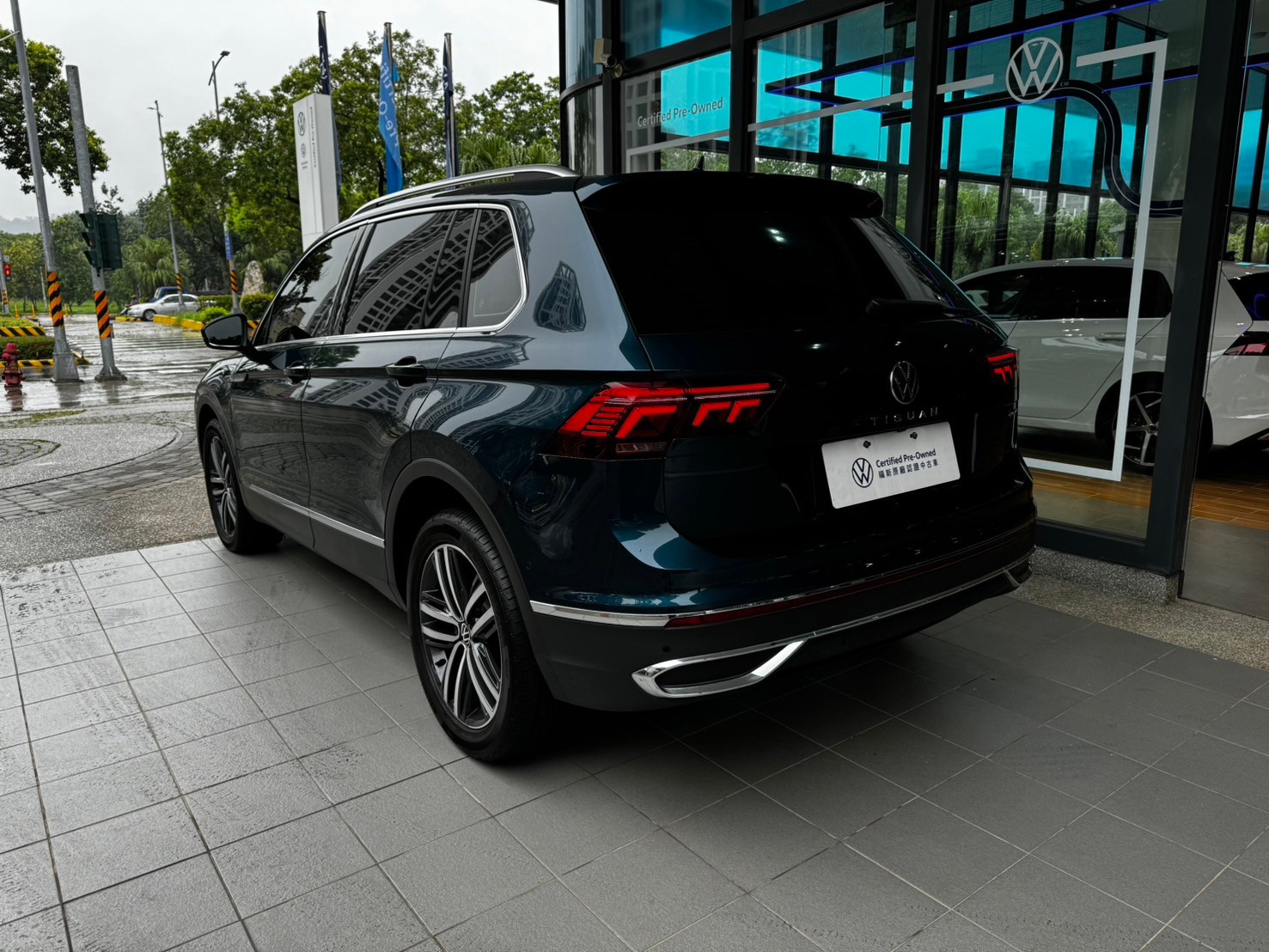 Tiguan 330 TSI Elegance Premium
