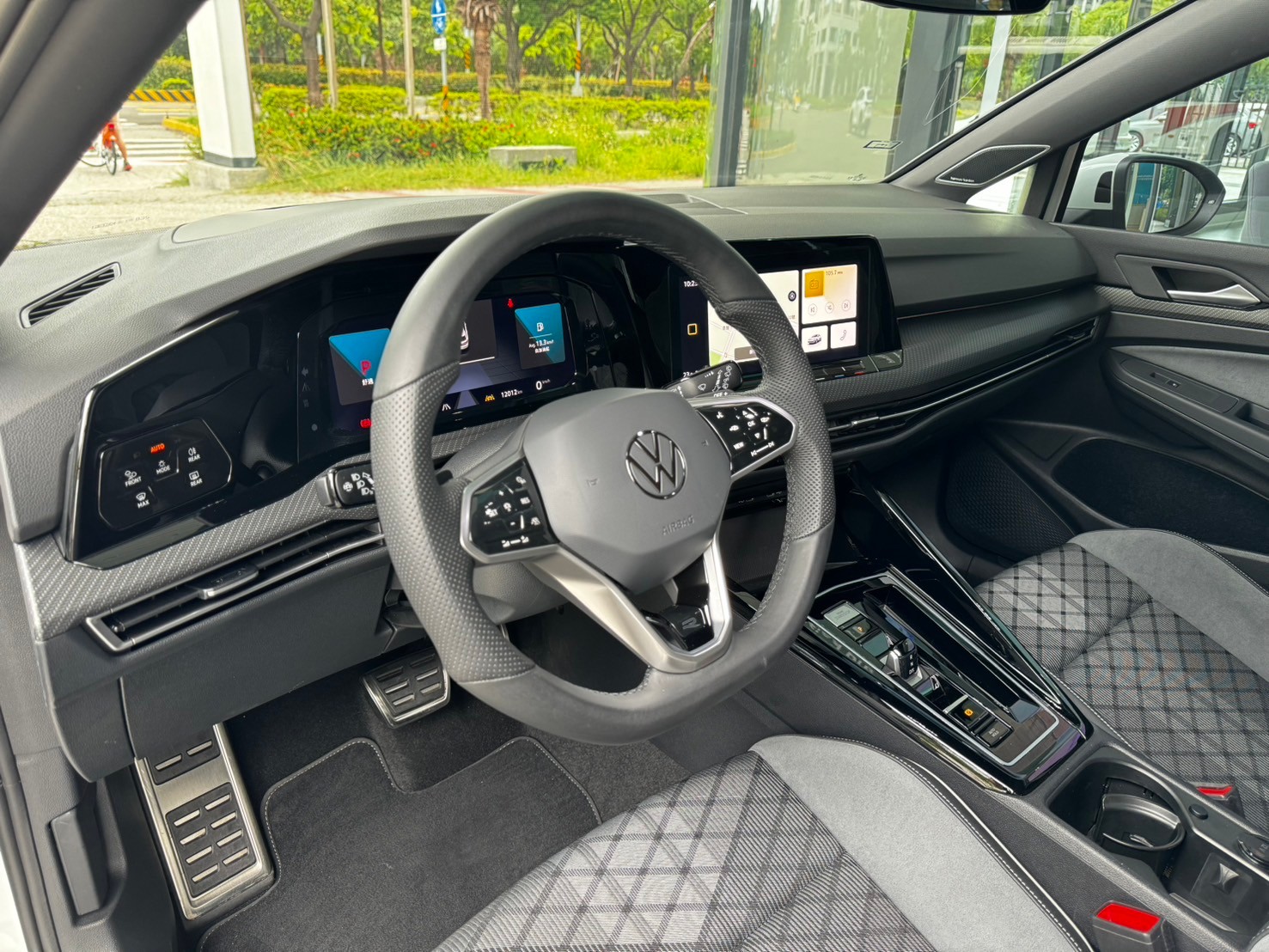 Golf 280 eTSI R-Line