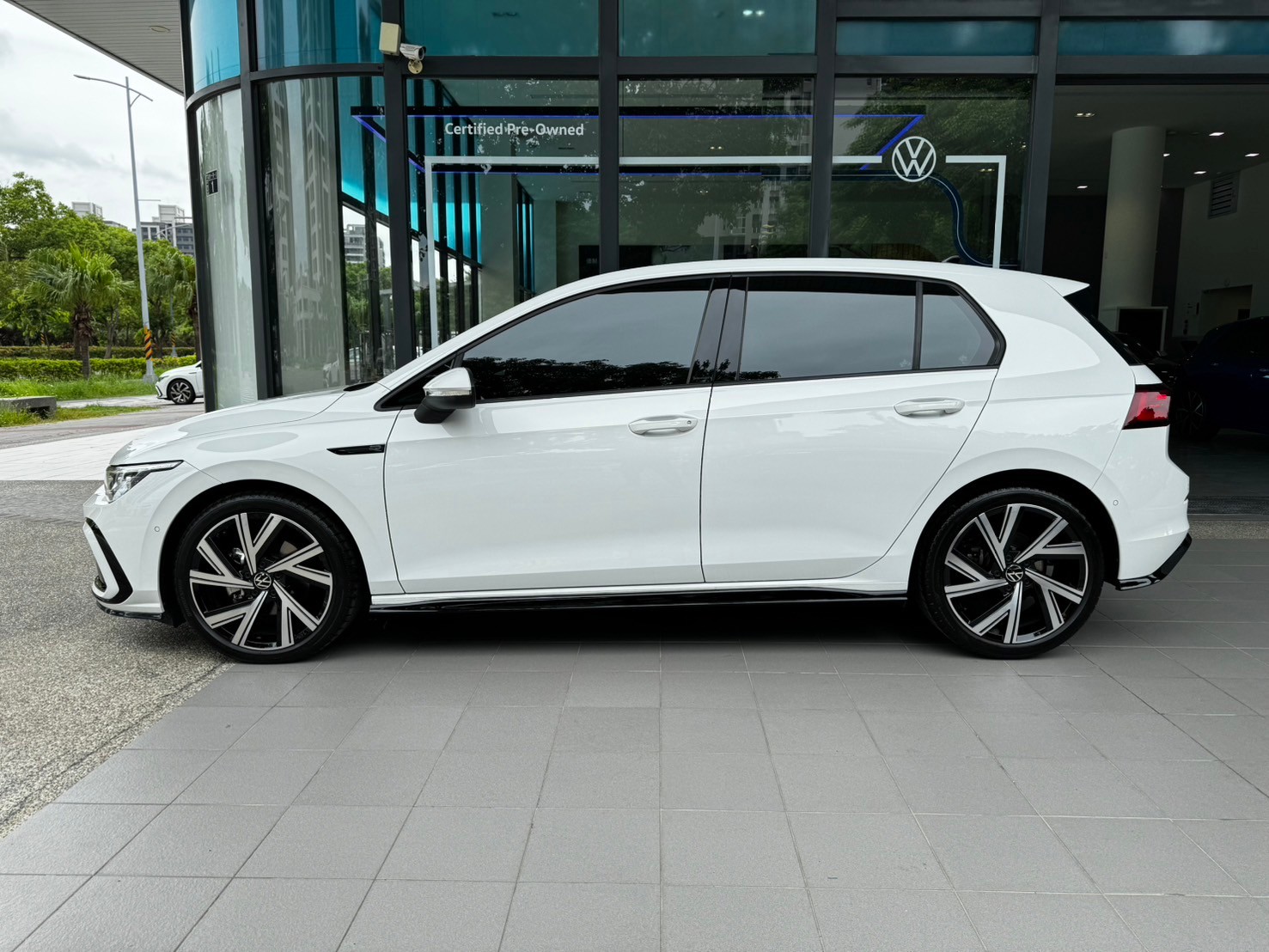 Golf 280 eTSI R-Line
