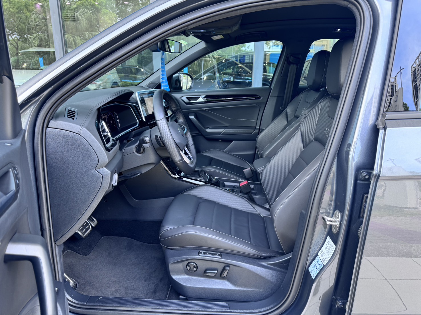 MY25 T-Roc 330 TSI R-Line Per.-V2