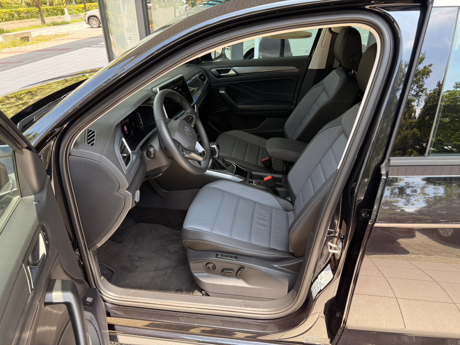 MY25 T-Roc 280 TSI Style Design-V2