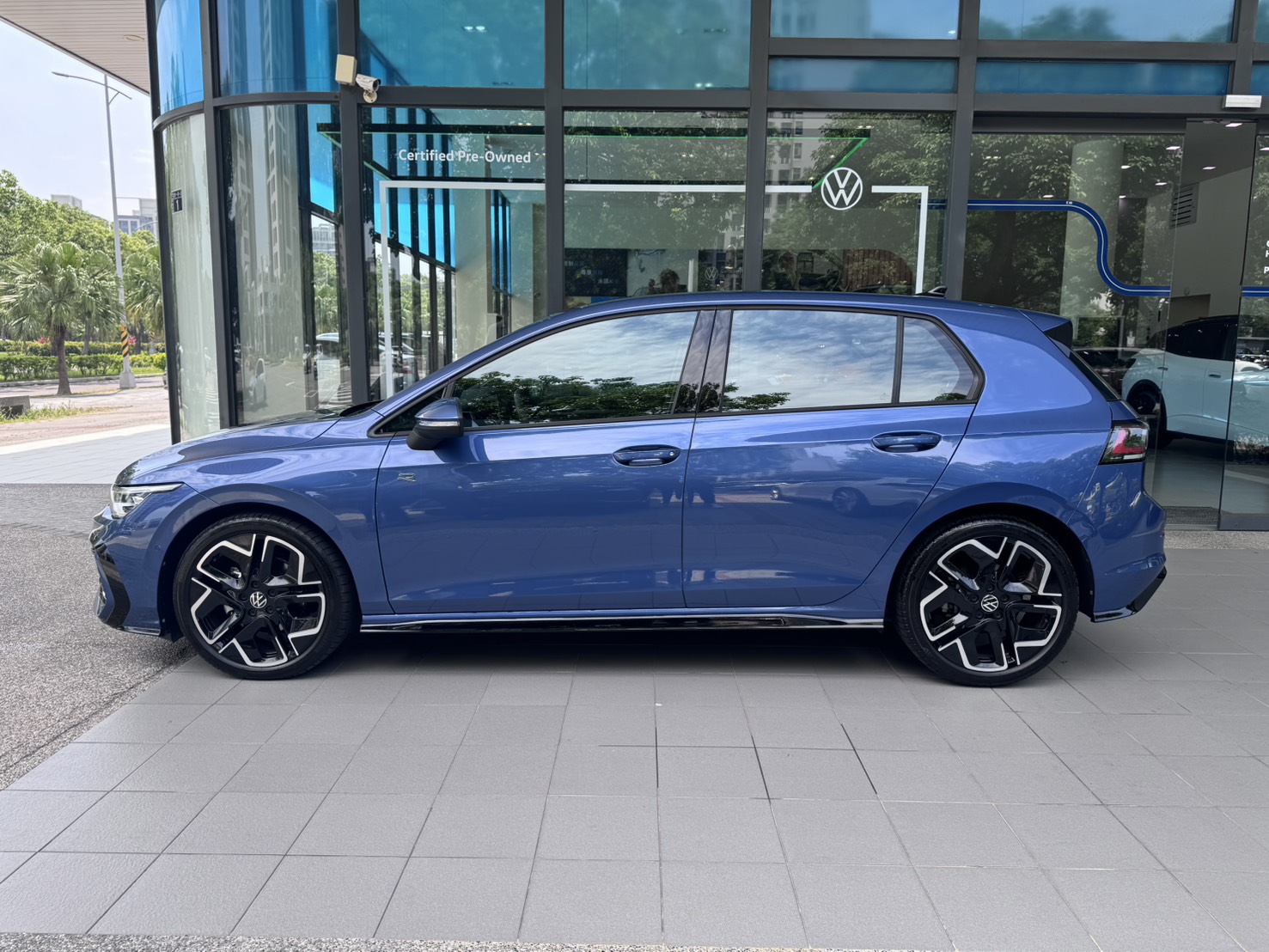 MY25 Golf 280 eTSI R-Line-V1