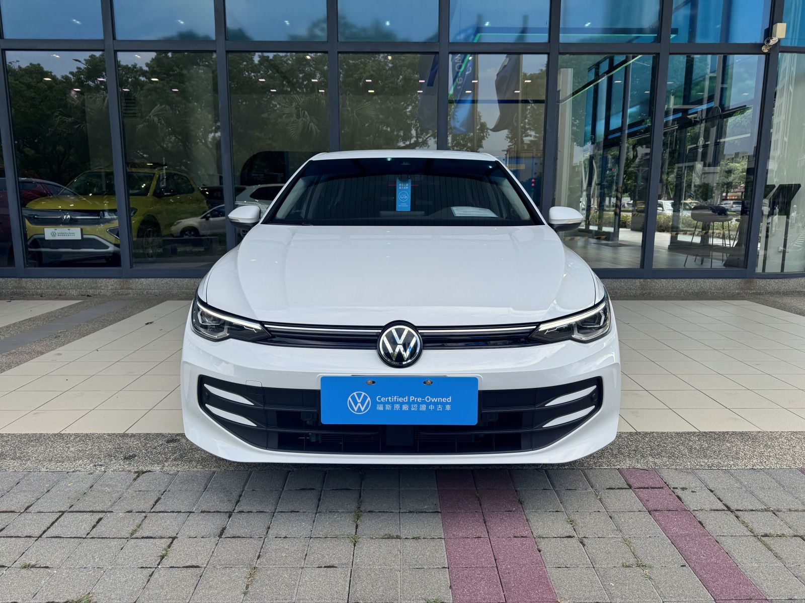 MY25 Golf 280 eTSI Life Premium