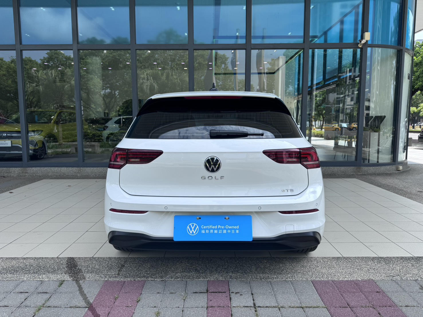 MY25 Golf 280 eTSI Life Premium