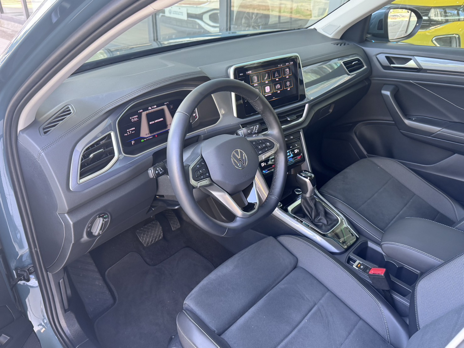 MY24 T-Roc 280 TSI Life