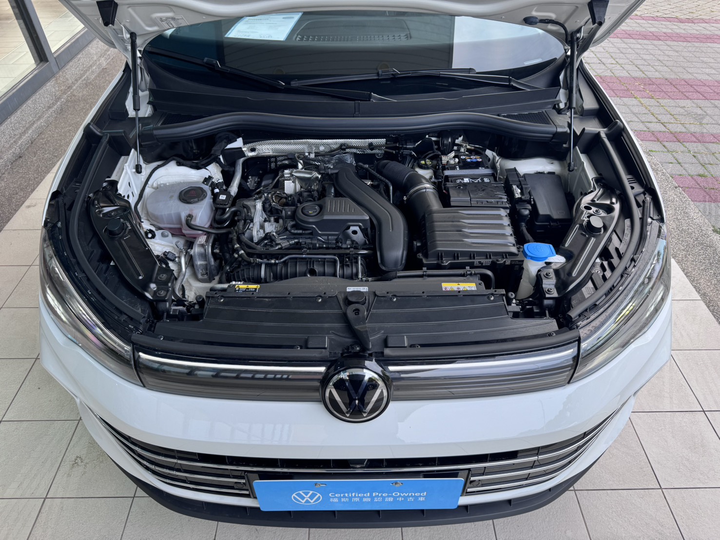 MY25 Tiguan 280 eTSI Elegance-V1