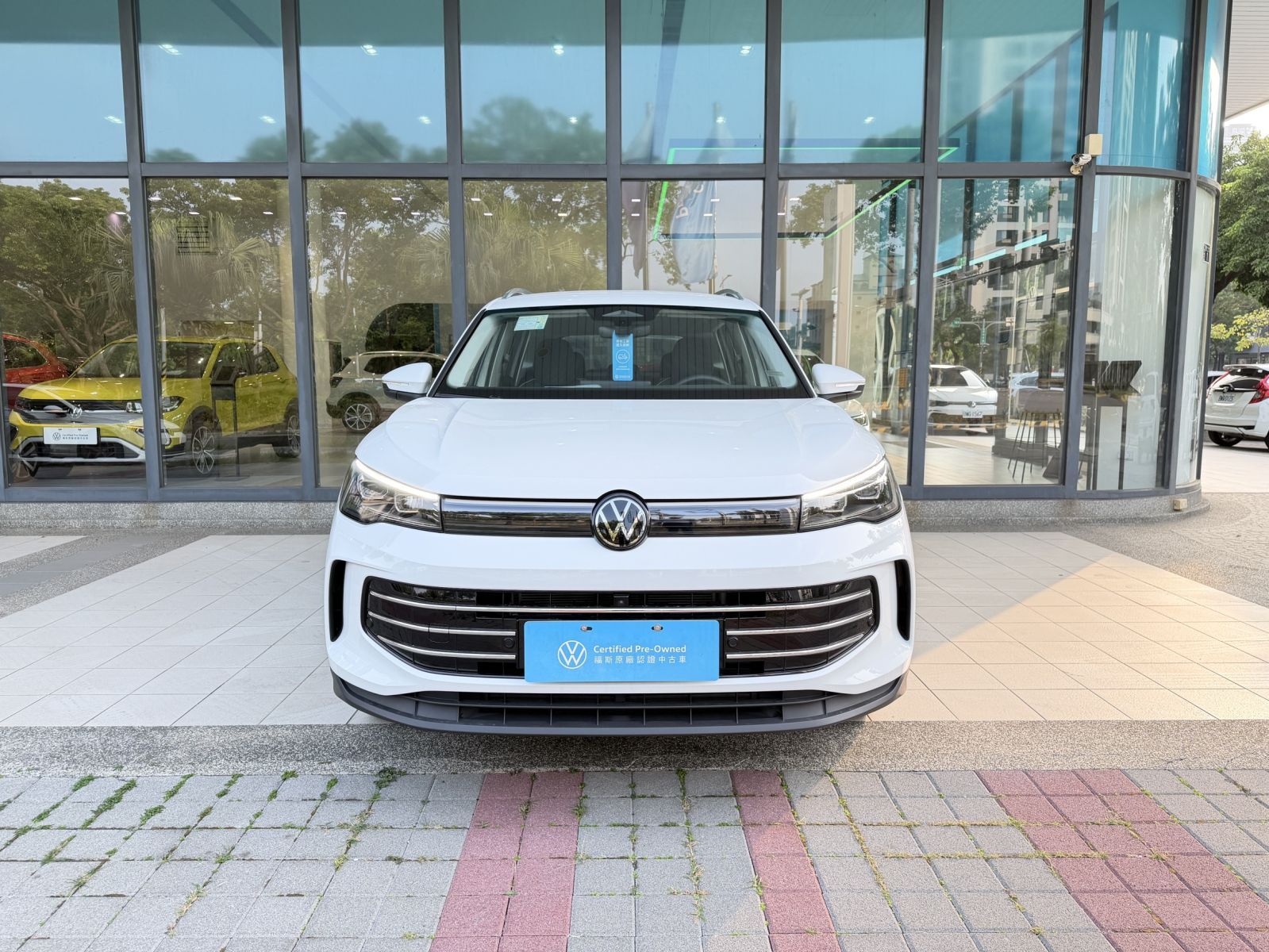 MY25 Tiguan 280 eTSI Elegance-V1