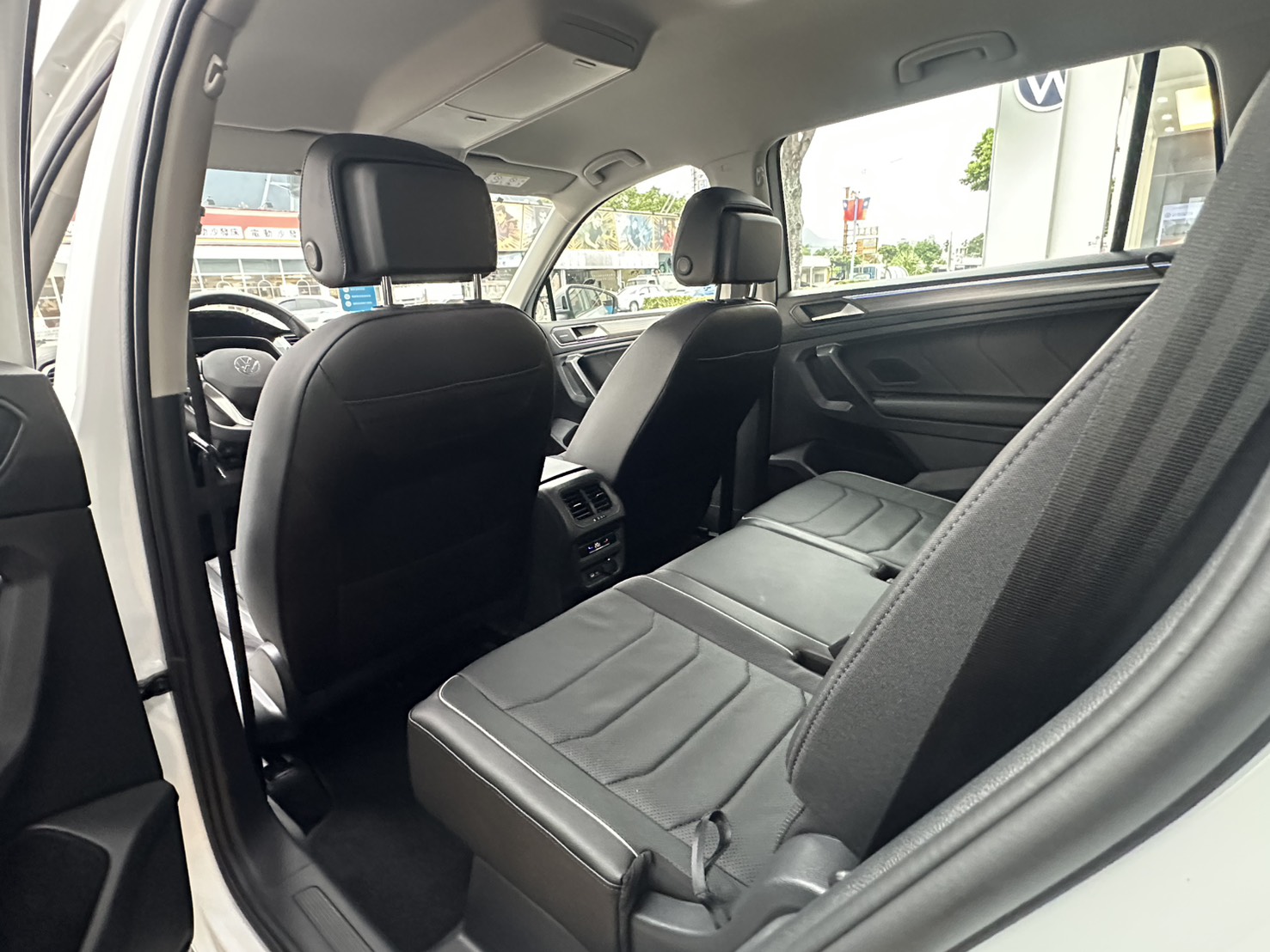 MY24 Tiguan Allspace 330 TSI Elegance Premium-V3