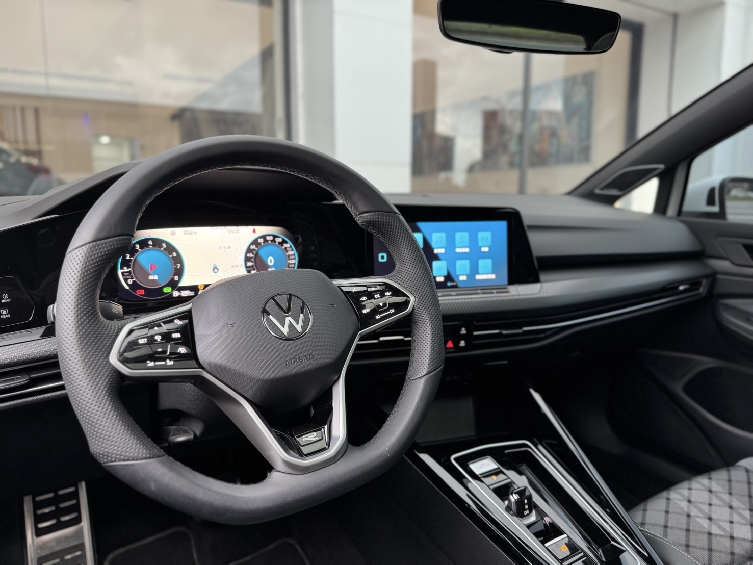 Golf 280 eTSI R-Line