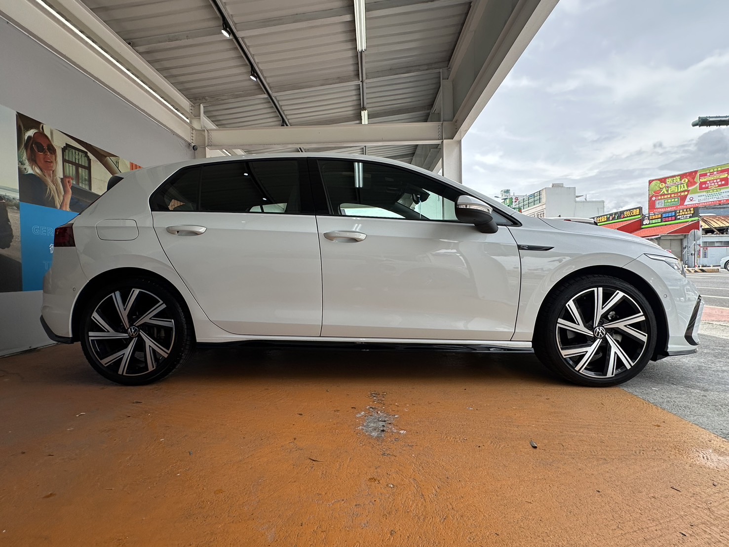 Golf 280 eTSI R-Line