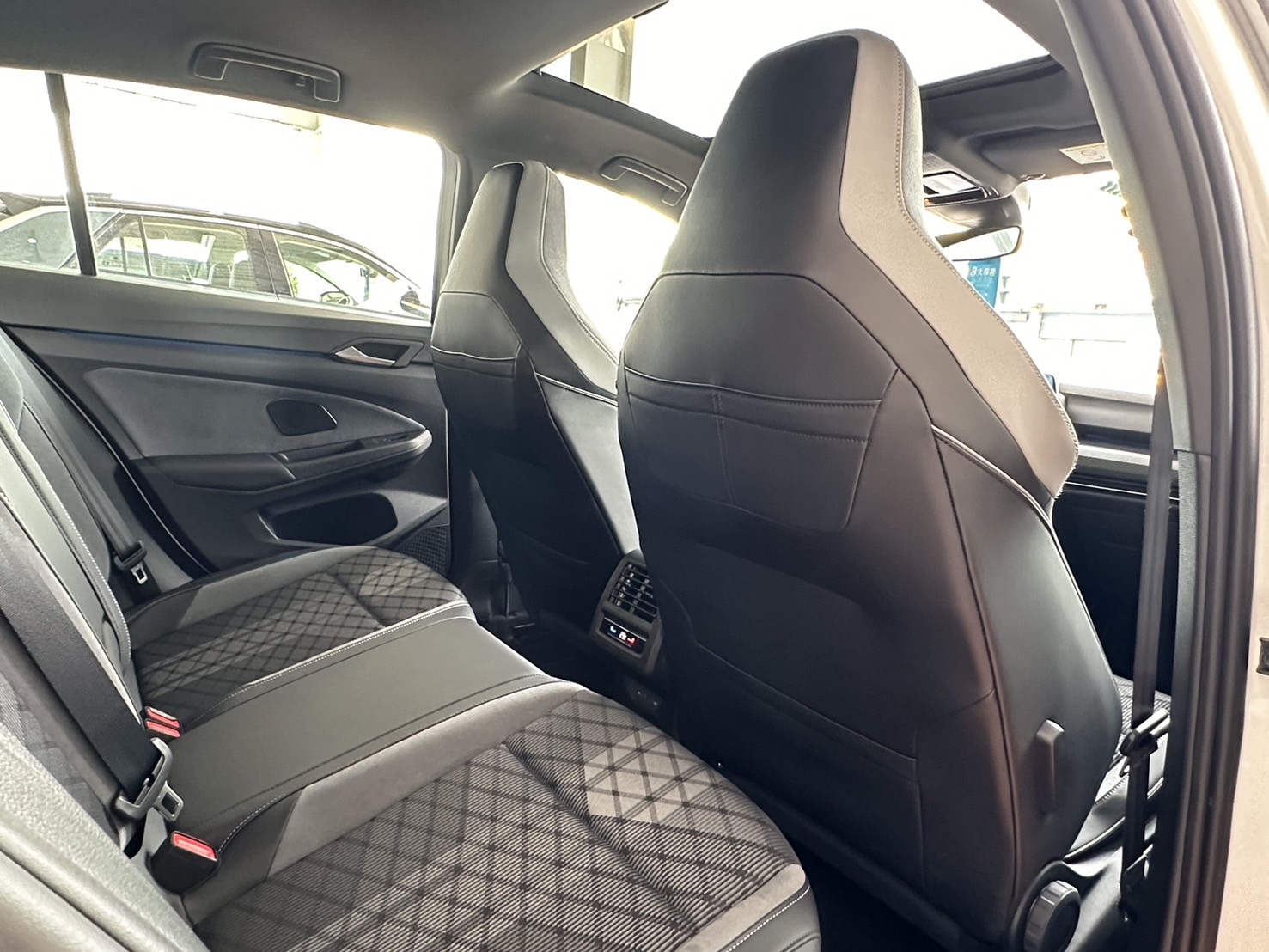 Golf 280 eTSI R-Line