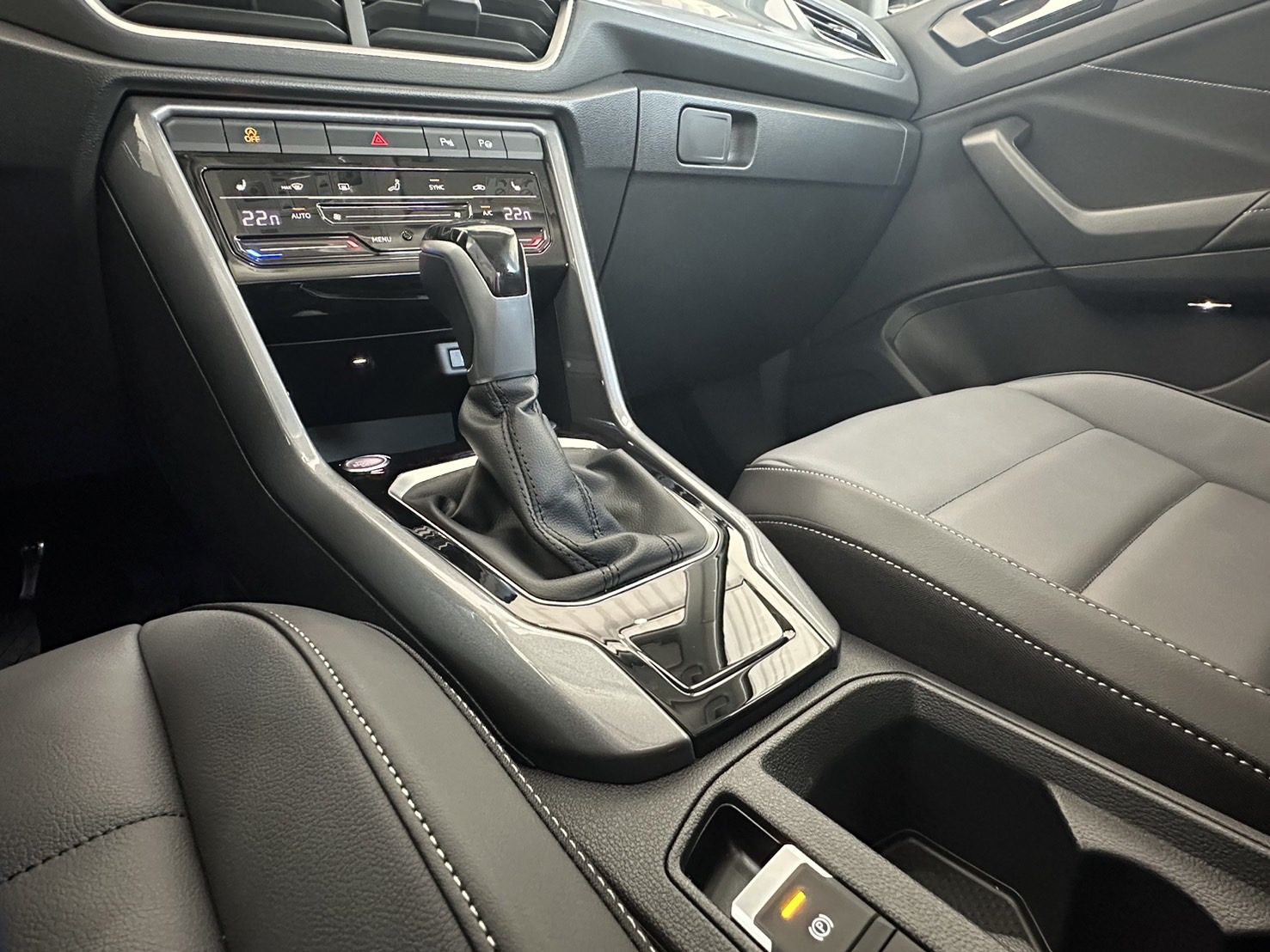 MY25 T-Roc 280 TSI Style Design-V2