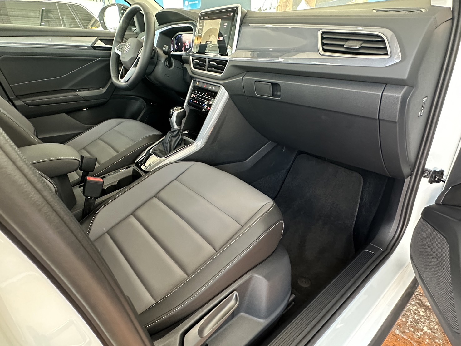 MY25 T-Roc 280 TSI Style Design-V2