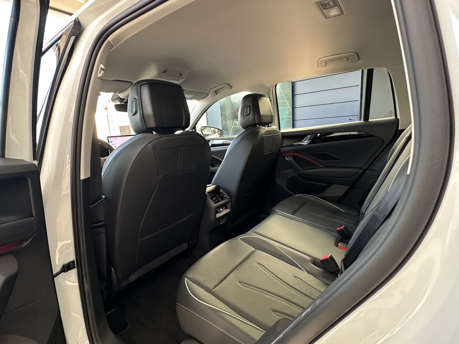 MY26 Tiguan 280 eTSI Elegance Premium-V1