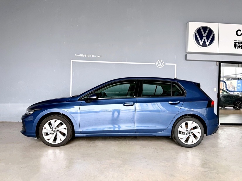 Golf 280 eTSI Life Premium