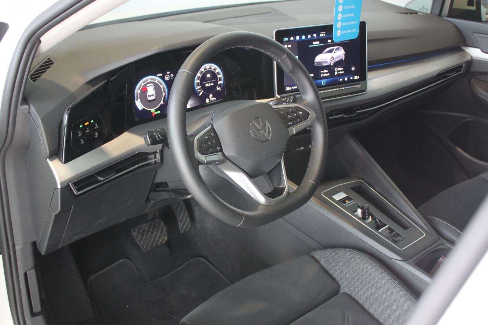 Golf 280eTSI Life Premium