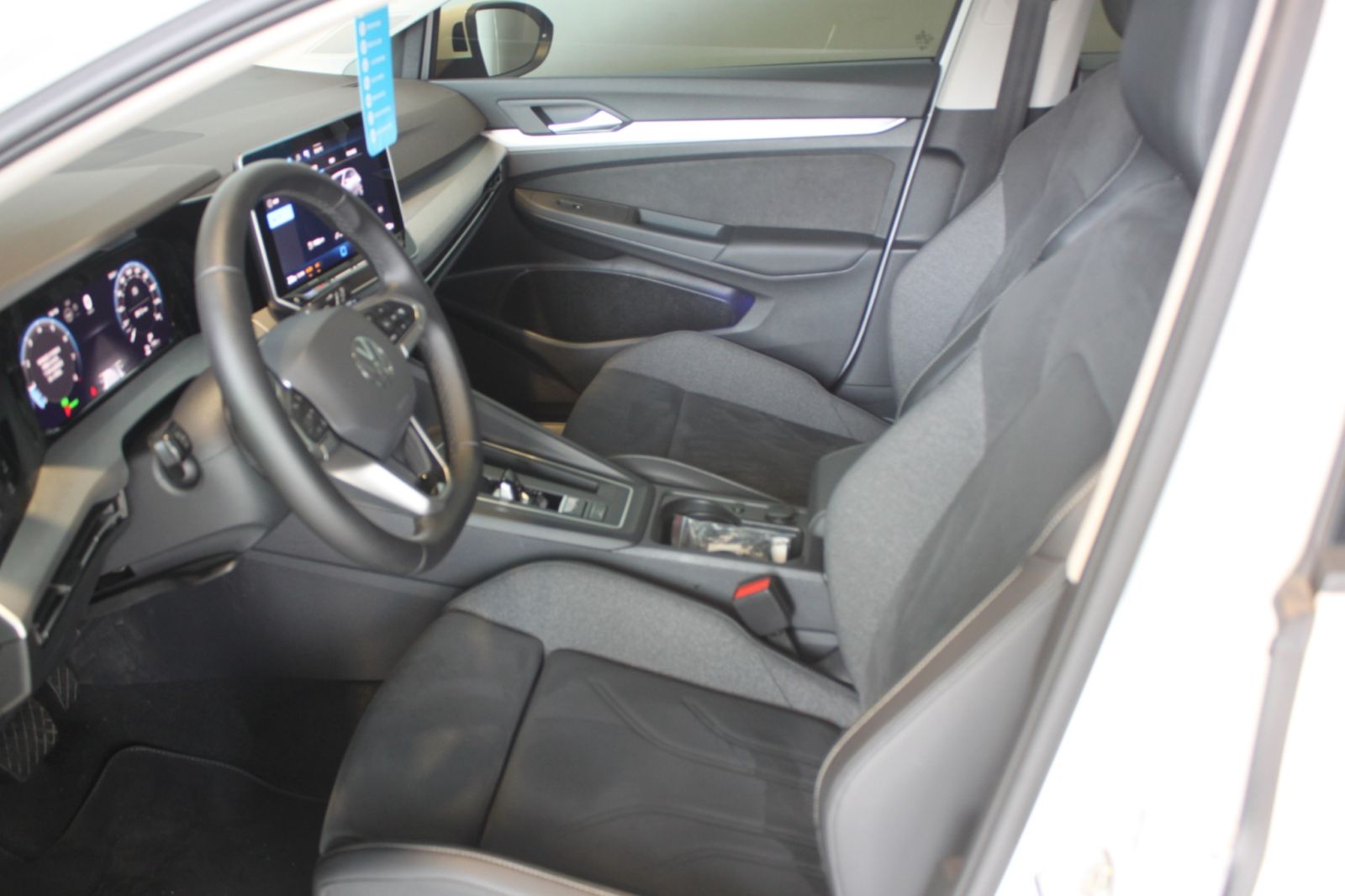 Golf 280eTSI Life Premium