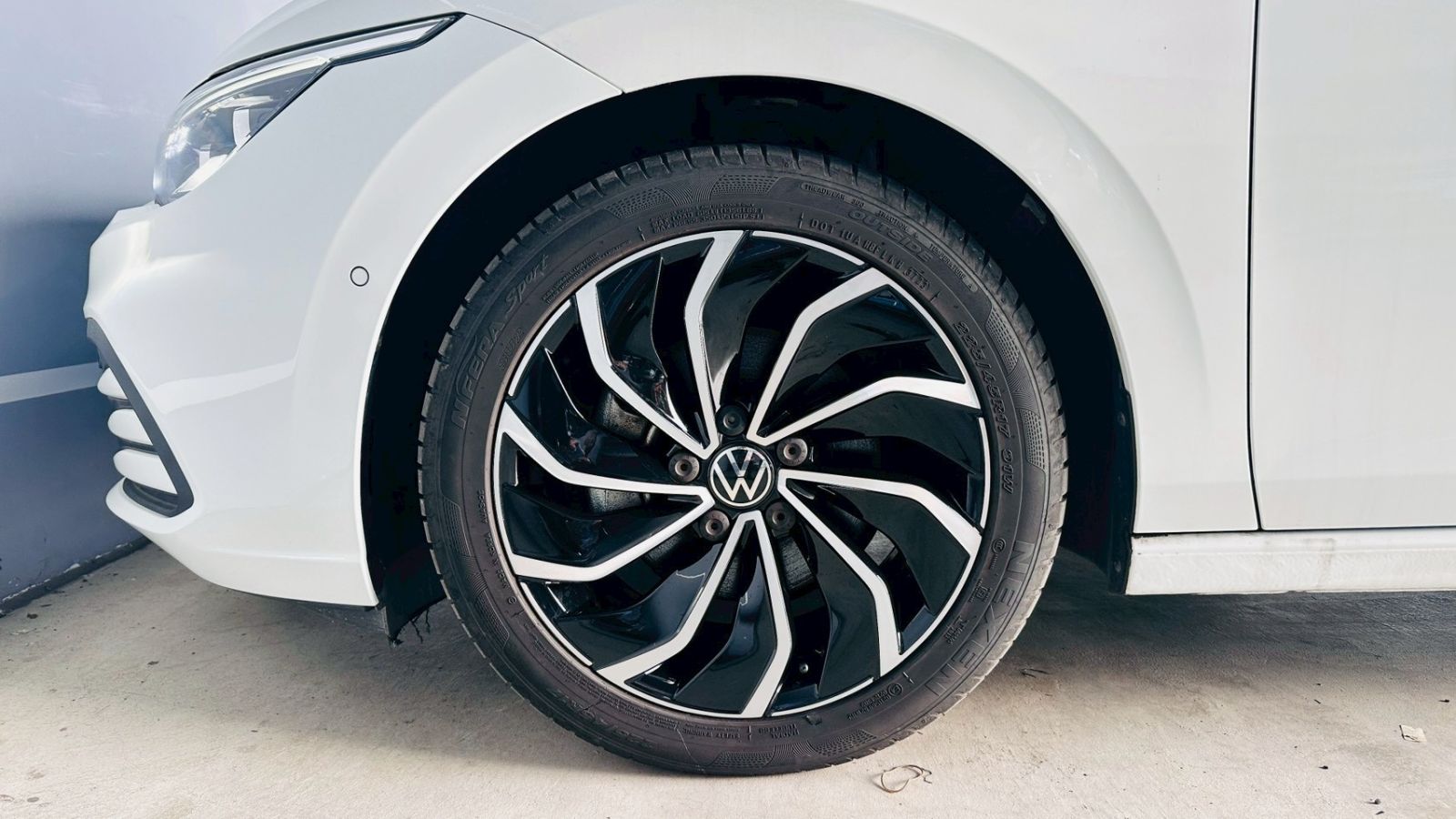 Golf 230eTSI 智能特仕版