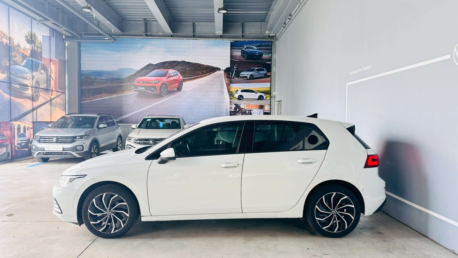 Golf 230eTSI 智能特仕版