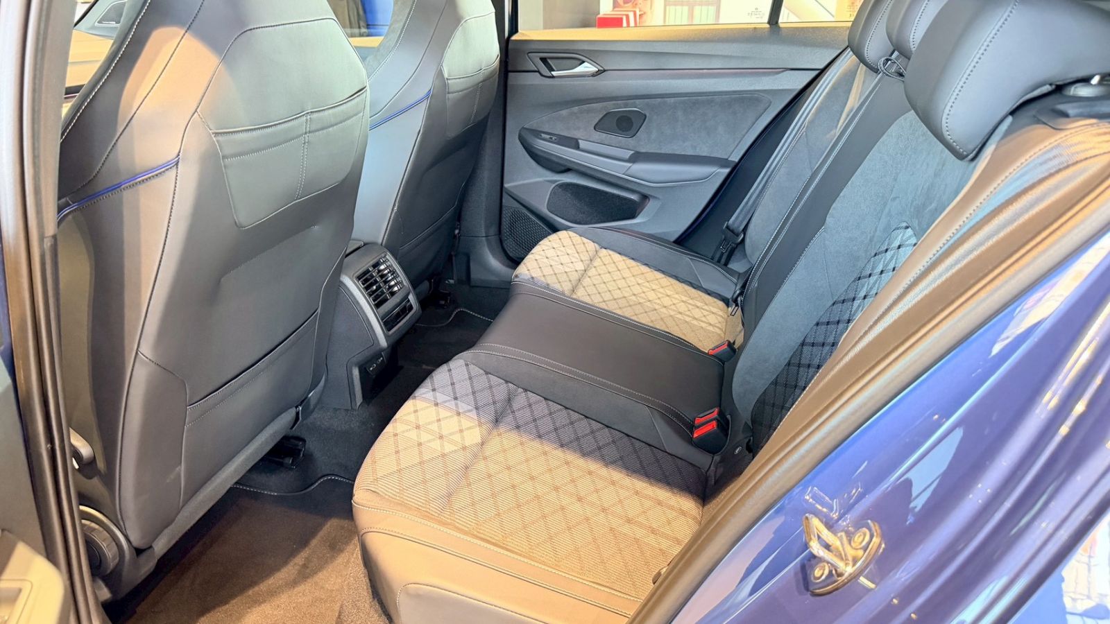 Golf 280 eTSI R-Line