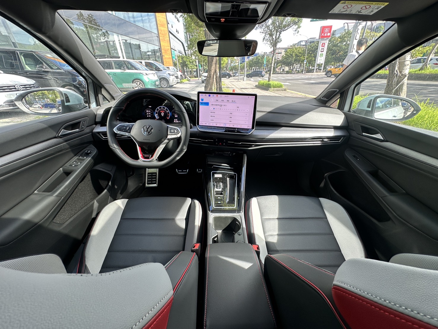 MY25 Golf GTI-V1