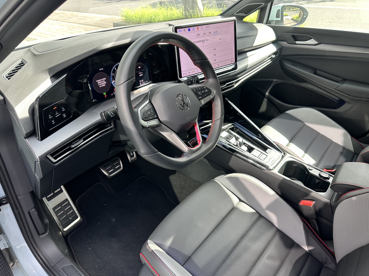 MY25 Golf GTI-V1