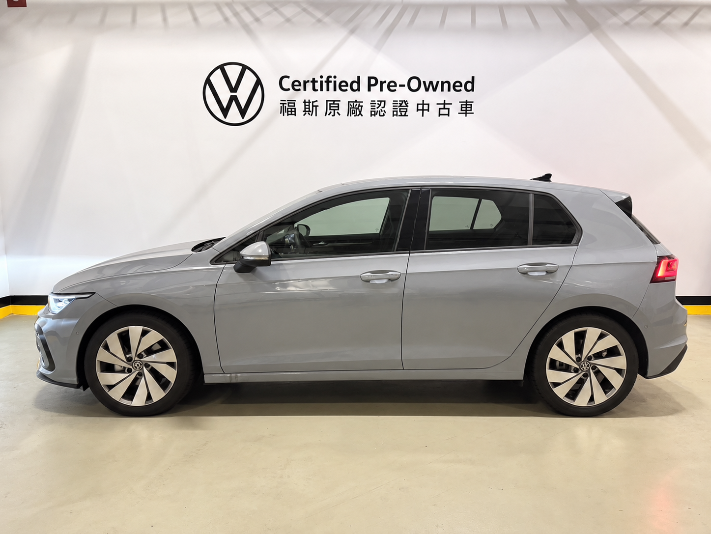 Golf 280 eTSI Life Premium