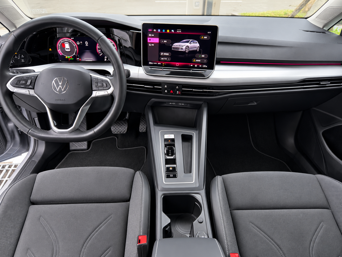 Golf 280 eTSI Life Premium