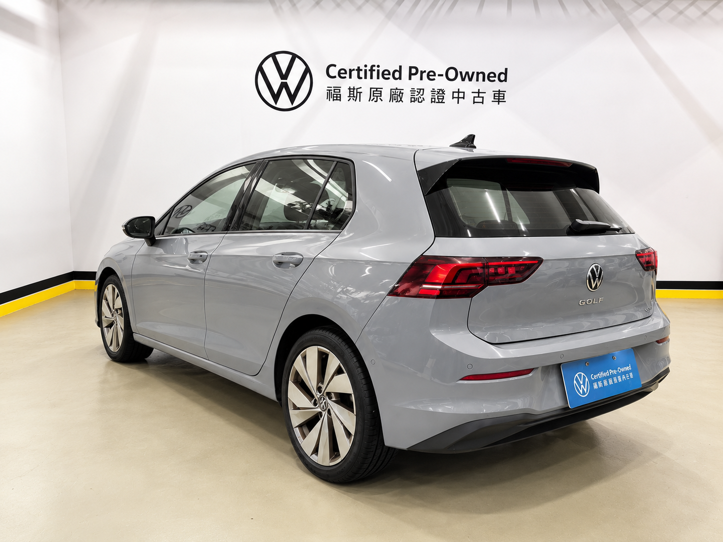 Golf 280 eTSI Life Premium