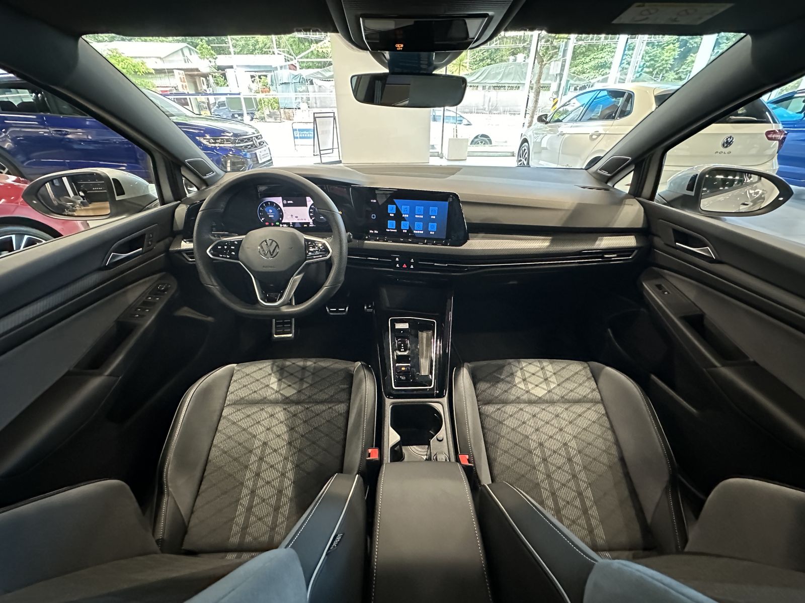 Golf 280 eTSI R-Line