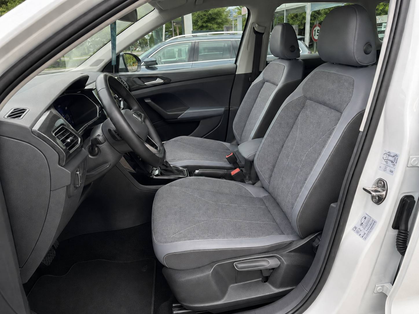 T-CROSS 230 TSI Tech