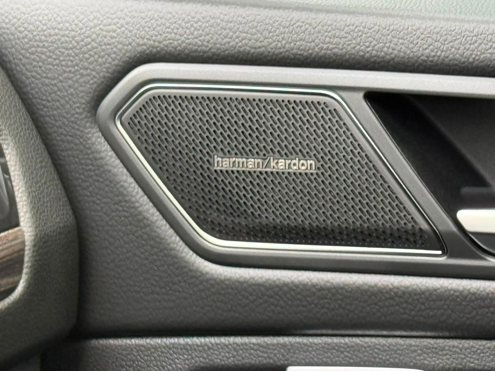 MY24 Tiguan Allspace 330 TSI Elegance Premium