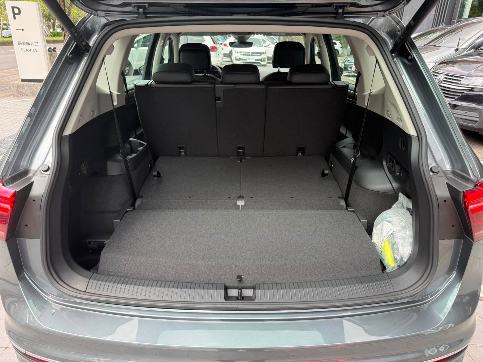 MY24 Tiguan Allspace 330 TSI Elegance Premium