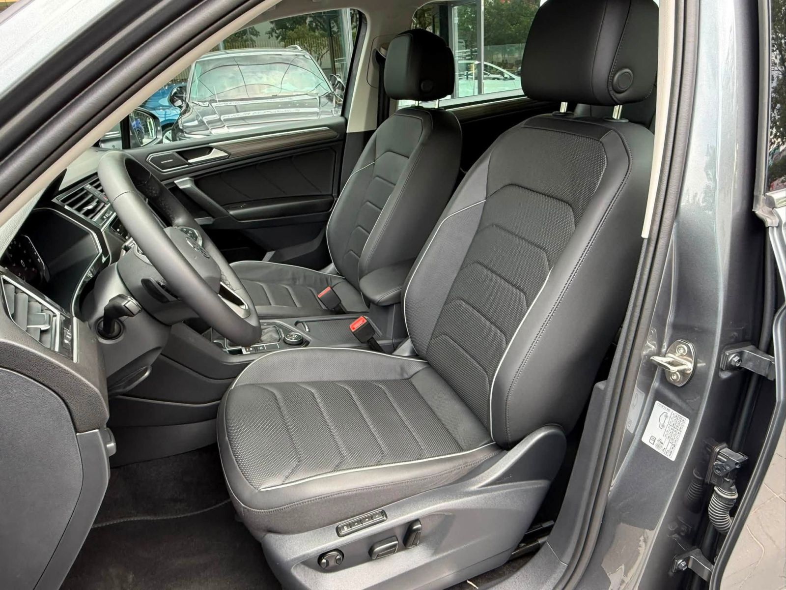 MY24 Tiguan Allspace 330 TSI Elegance Premium