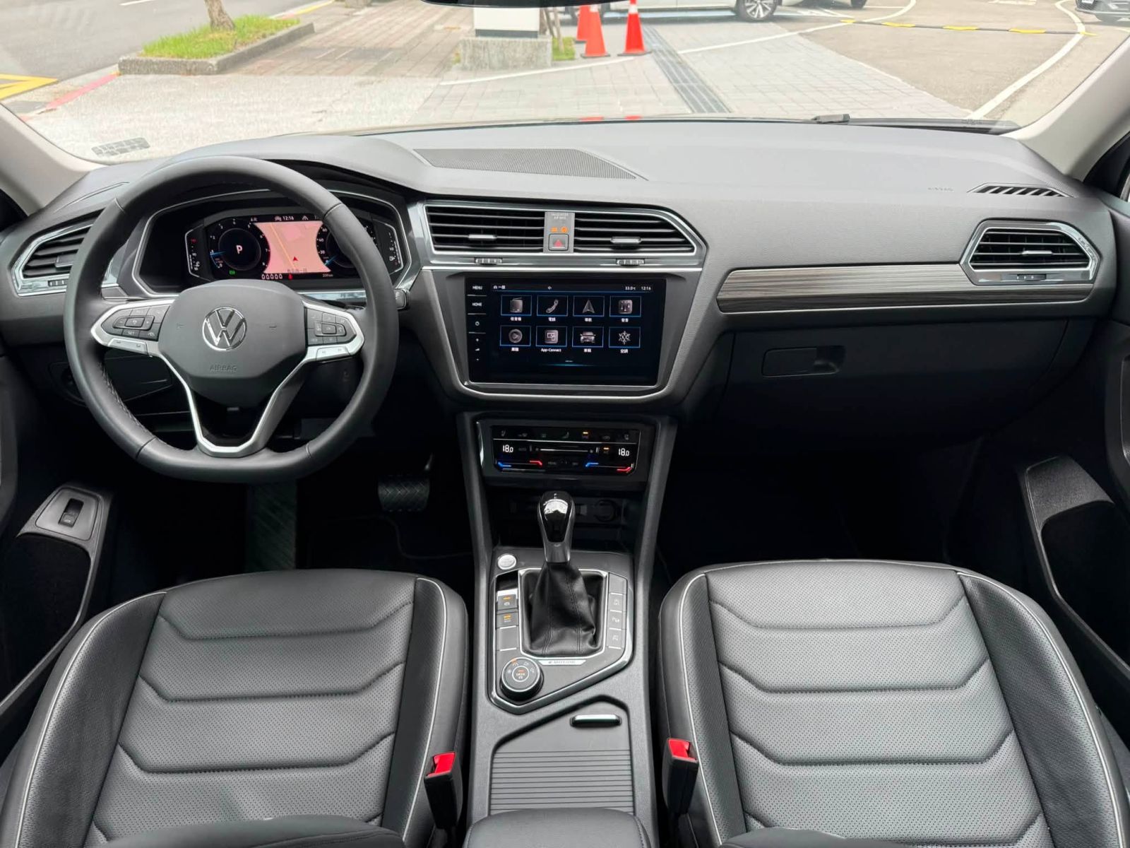 MY24 Tiguan Allspace 330 TSI Elegance Premium