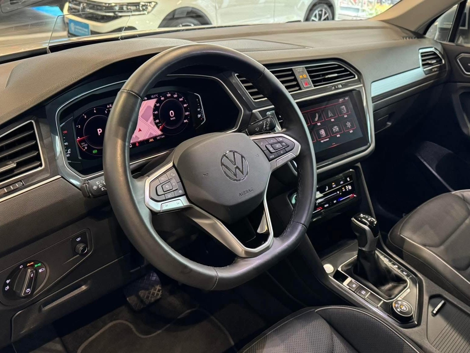 MY24 Tiguan Allspace 330 TSI Elegance Premium-V2 