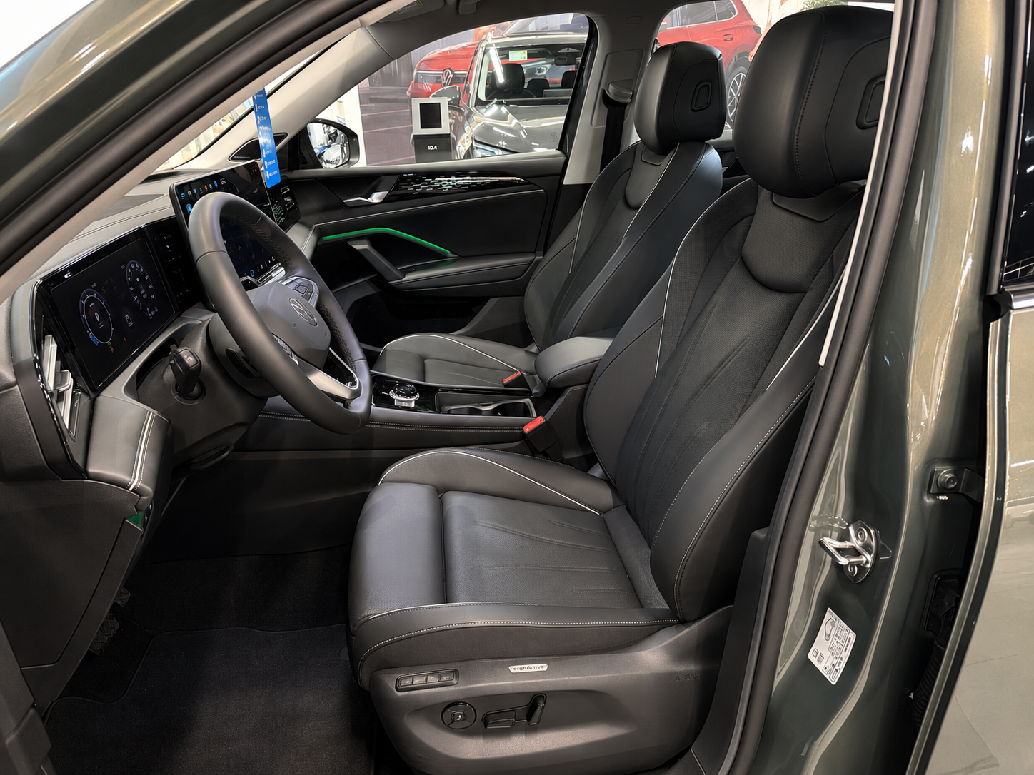 MY25 Tiguan 330 TSI Elegance Premium-V1