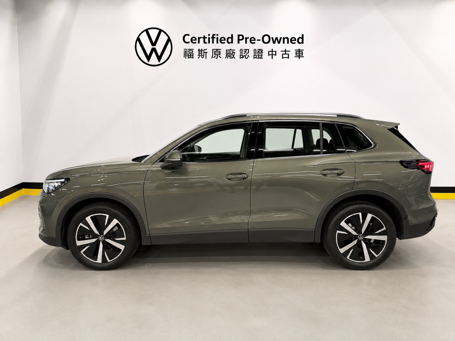 MY25 Tiguan 330 TSI Elegance Premium-V1