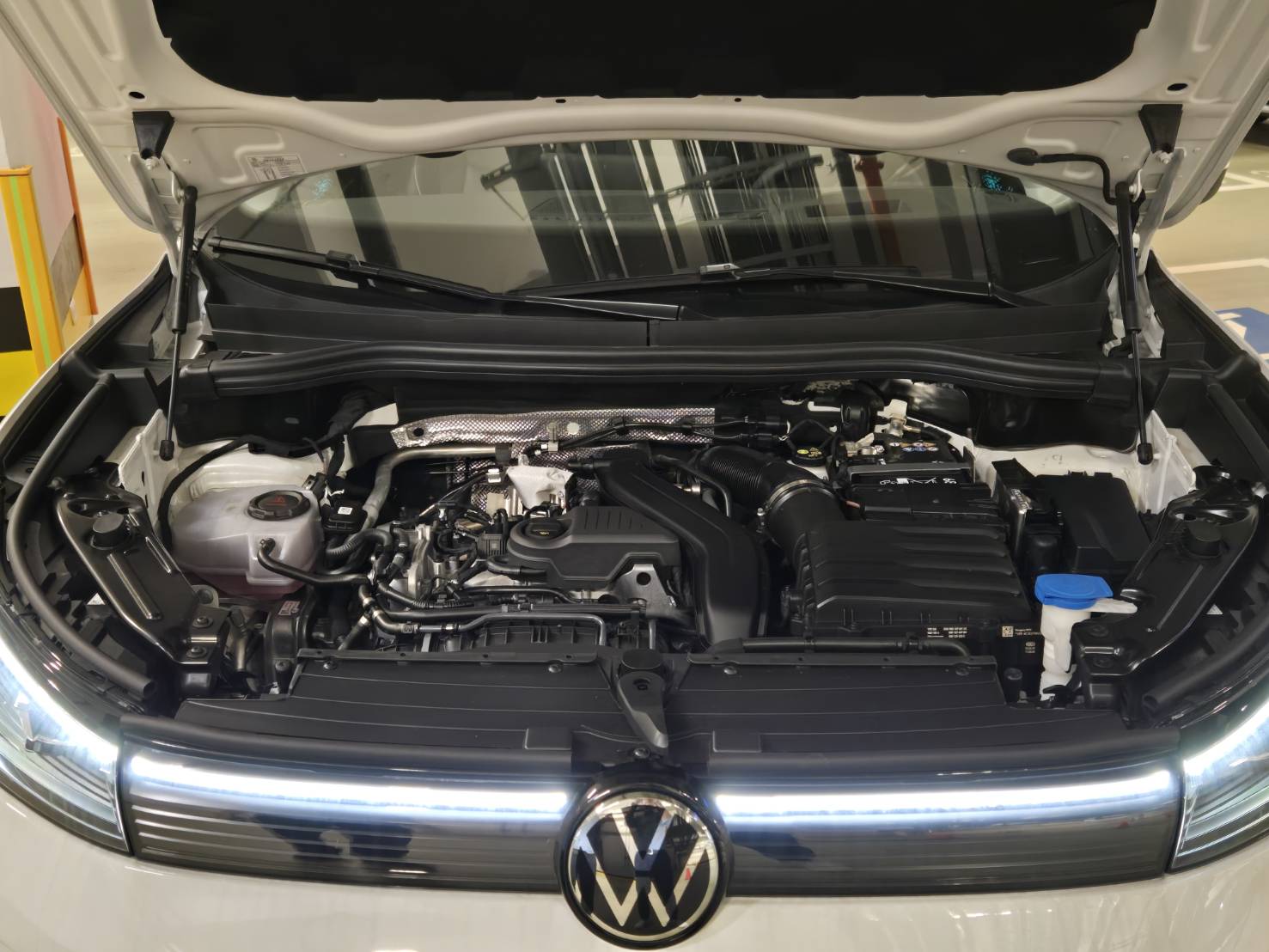 Tiguan 280 eTSI Elegance Premium
