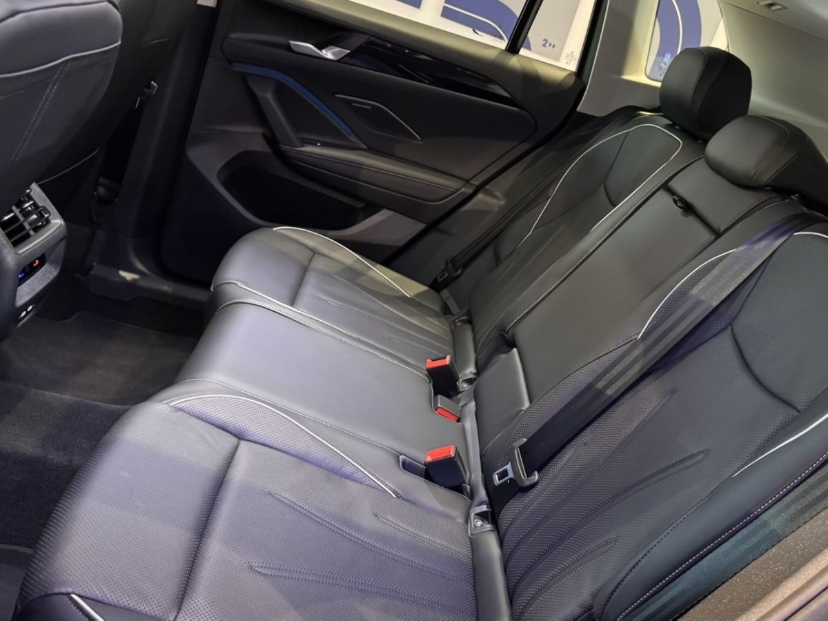 Tiguan 330 TSI Elegance Premium-V1