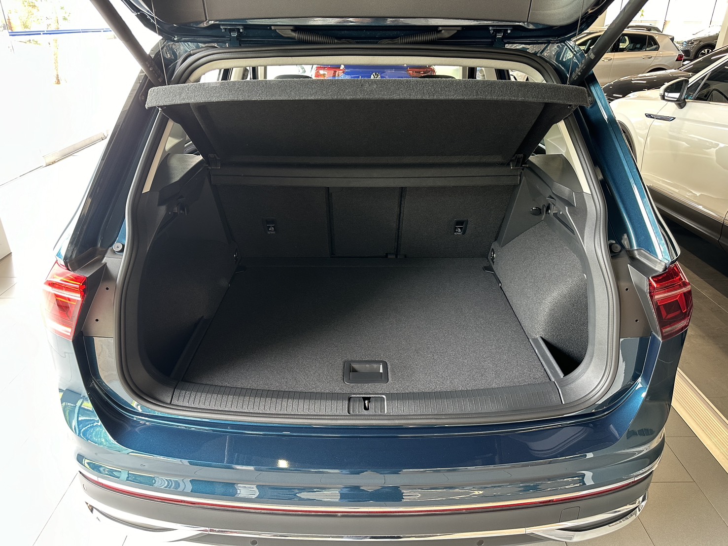 MY24 Tiguan 280 TSI Elegance Premium-V1