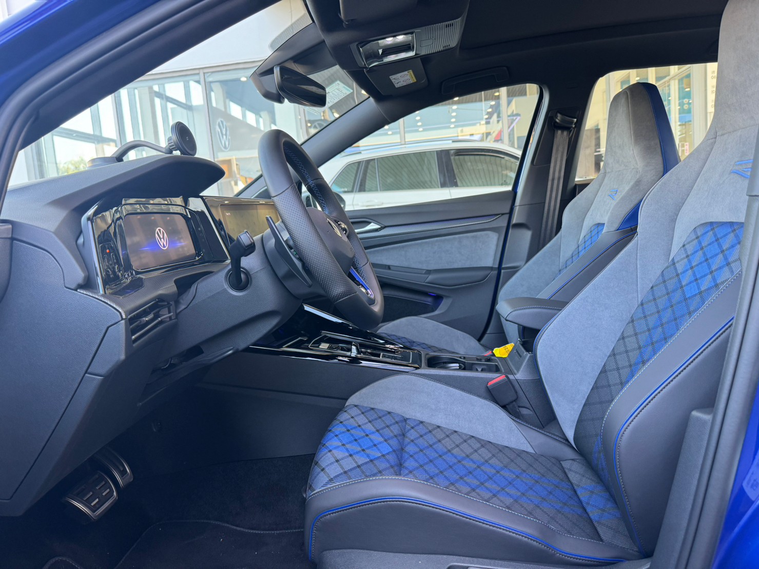 Golf Variant R
